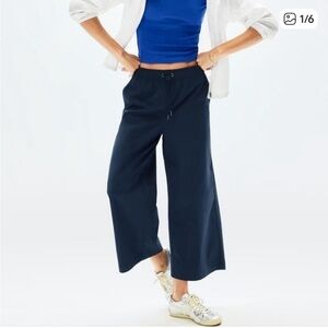 Athleta navy midday mid rise cropped pant small petite